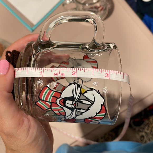 (2) Vintage Looney Tunes Christmas Glass Mugs - Picture 14 of 15